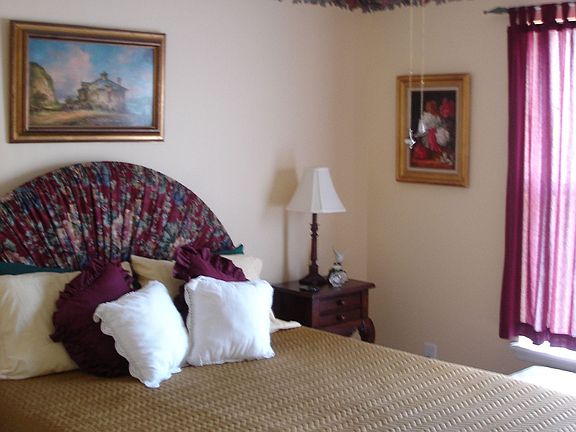 Extra bedroom for overnight guests 