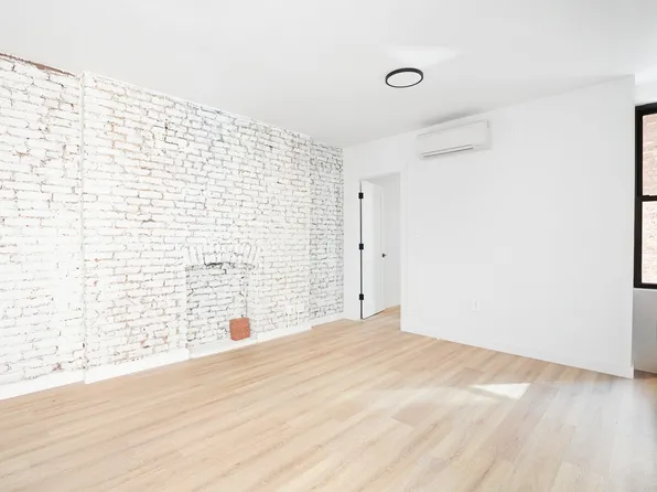 151 East 30th Street image 2 of 6