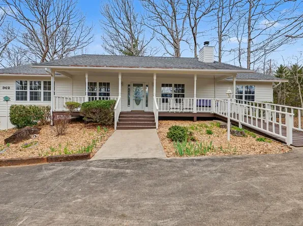 962 Ashley Ln, Young Harris, GA 30582