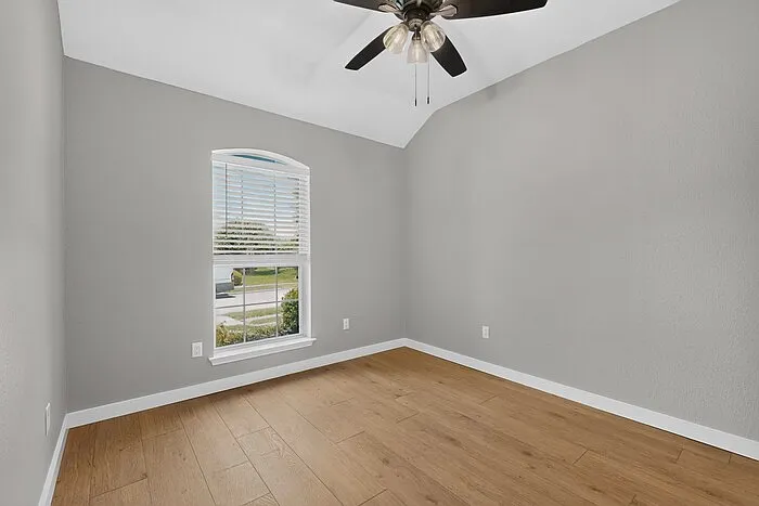9881 Cambridge Dr — Photo 30