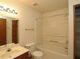 17465 W River Birch Dr APT 105, Brookfield, WI 53045