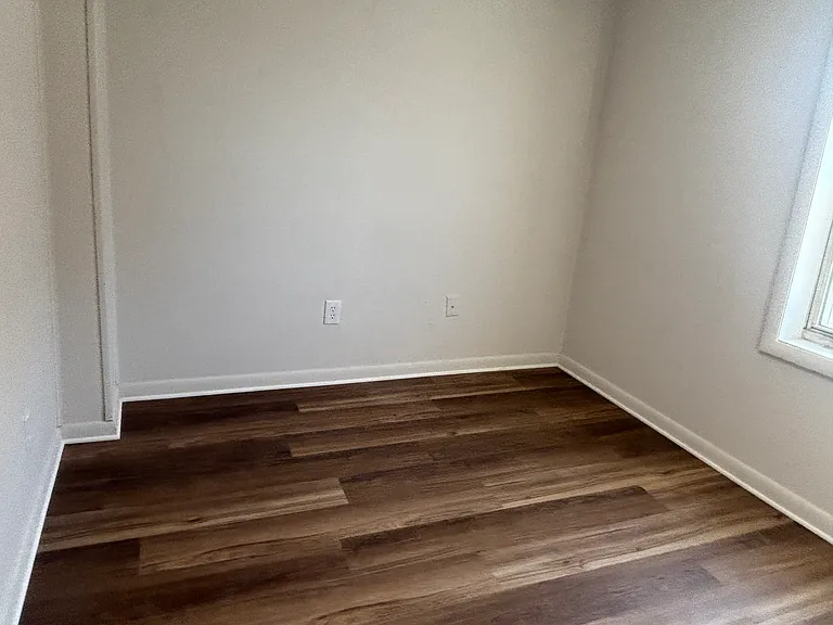 695 Fitzwater St — Photo 5