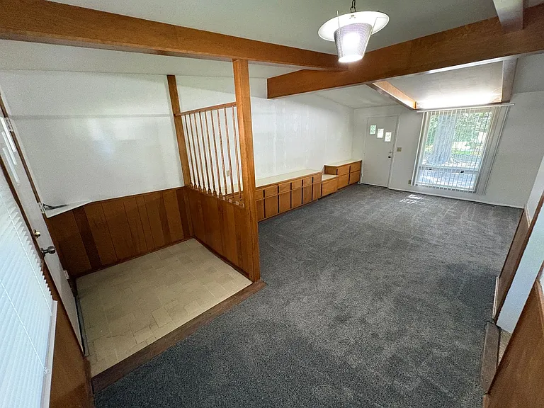 632 Eastborough Ln — Photo 4