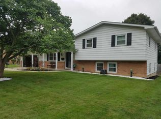 137 Zona Dr, Auburn, IN 46706