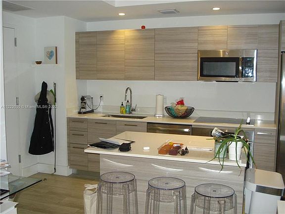 4th image of 121 NE 34th St #803