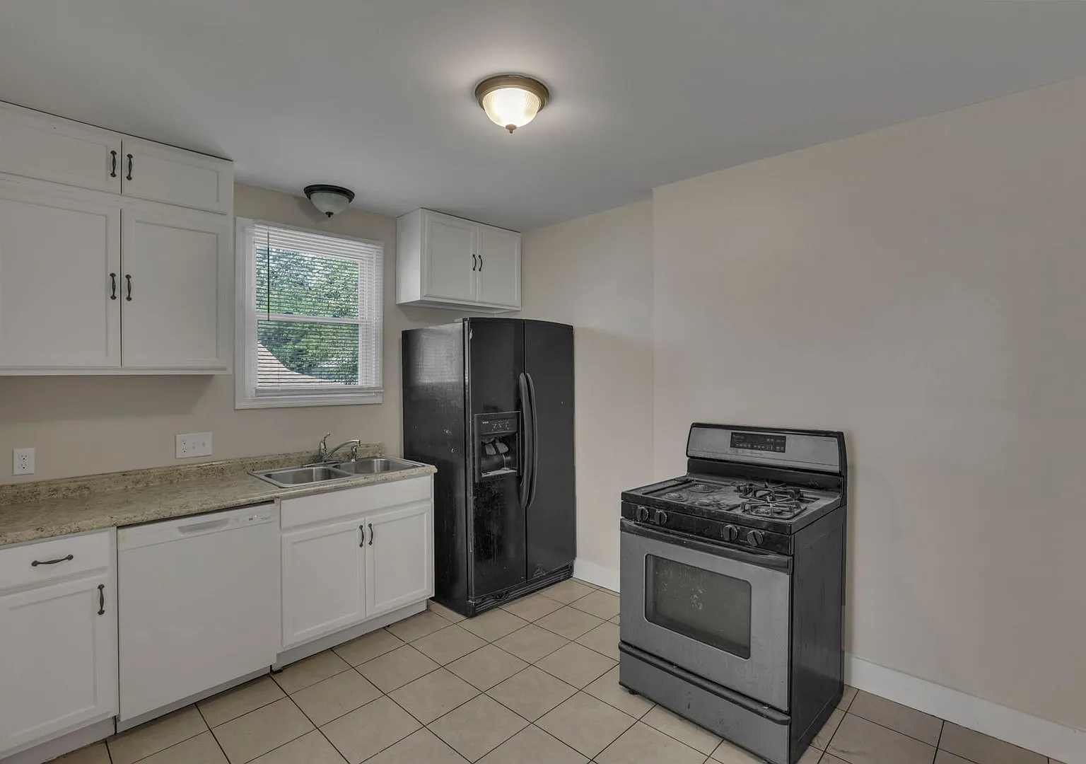 43-45 N Chase Ave — Photo 1