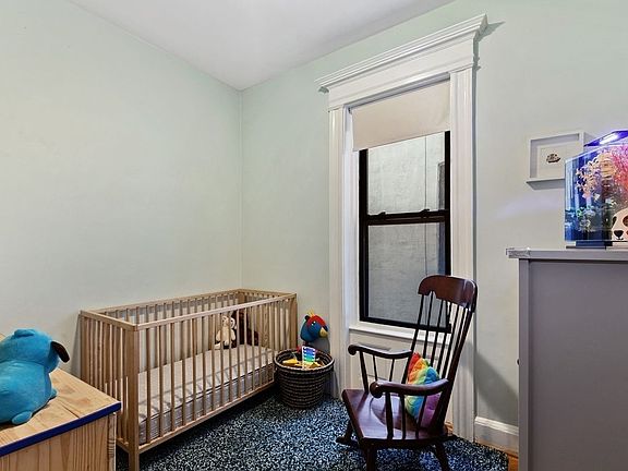 4th image of 226 Saint James Pl APT 2R