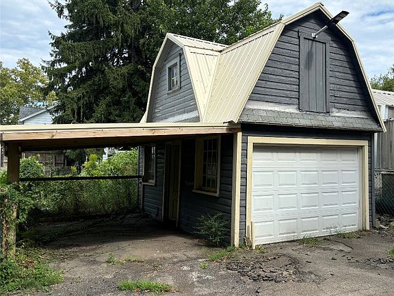2nd image of 811 W 23rd St
