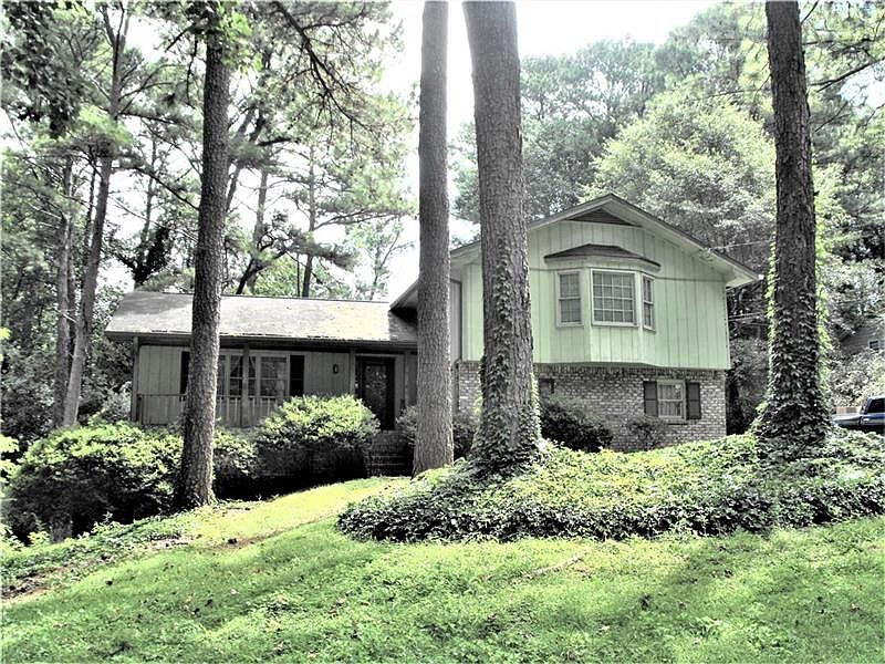 2nd image of 478 Fieldstone Ct