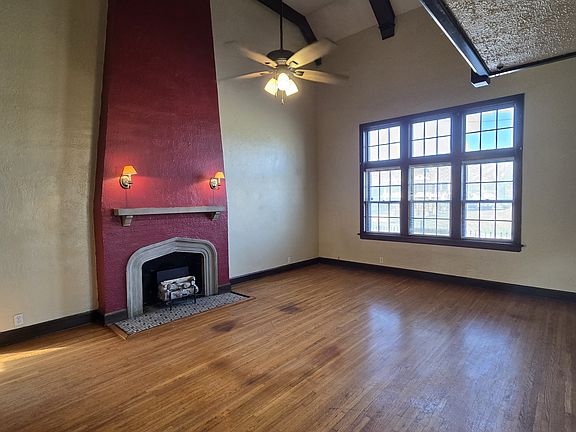2nd image of 934 S Broadway Ave #2