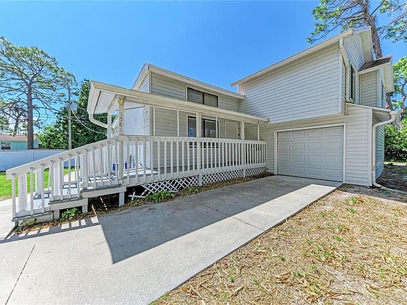 2nd image of 1581 Royal Rd