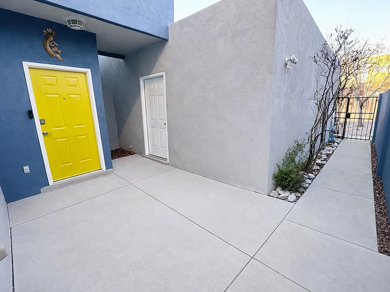 10404 Gutierrez Rd NE — Photo 2