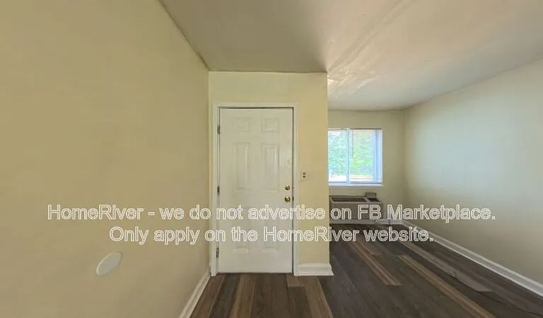 2413 Laurel St #C — Photo 6