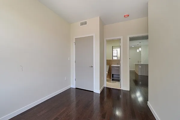 Rented by Julia Shildkret Real Estate Group | media 19