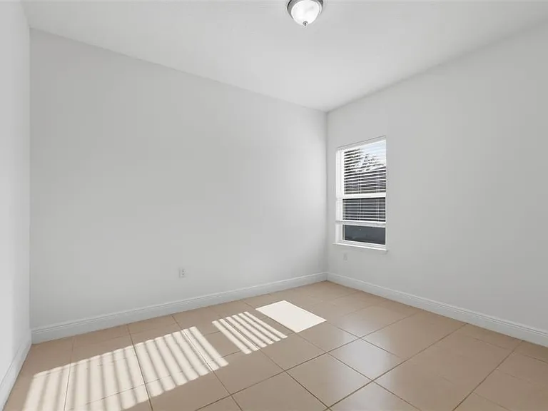 304 Begonia Ct — Photo 19