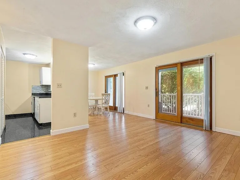 18 Leverett Ave #7 — Photo 6