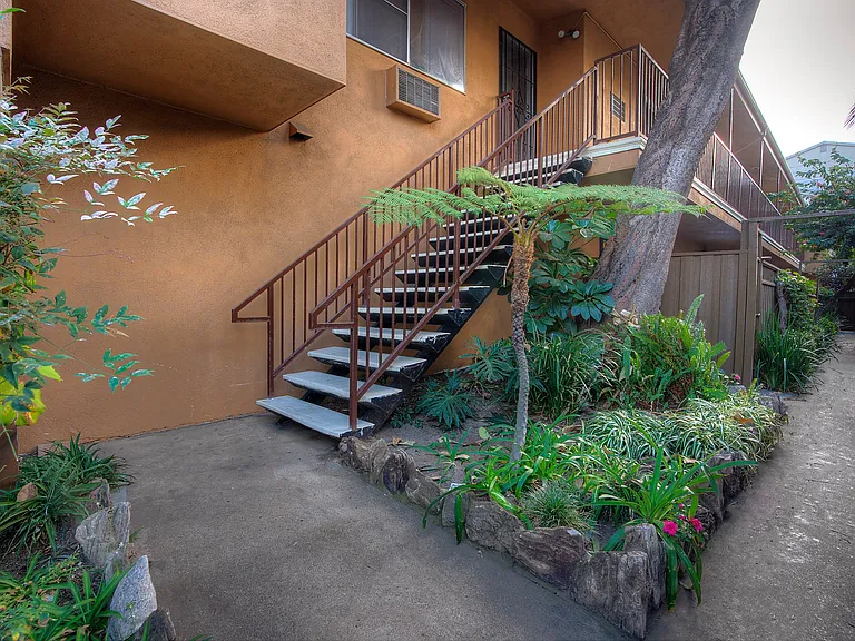 1829 Beloit Ave #4 — Photo 11