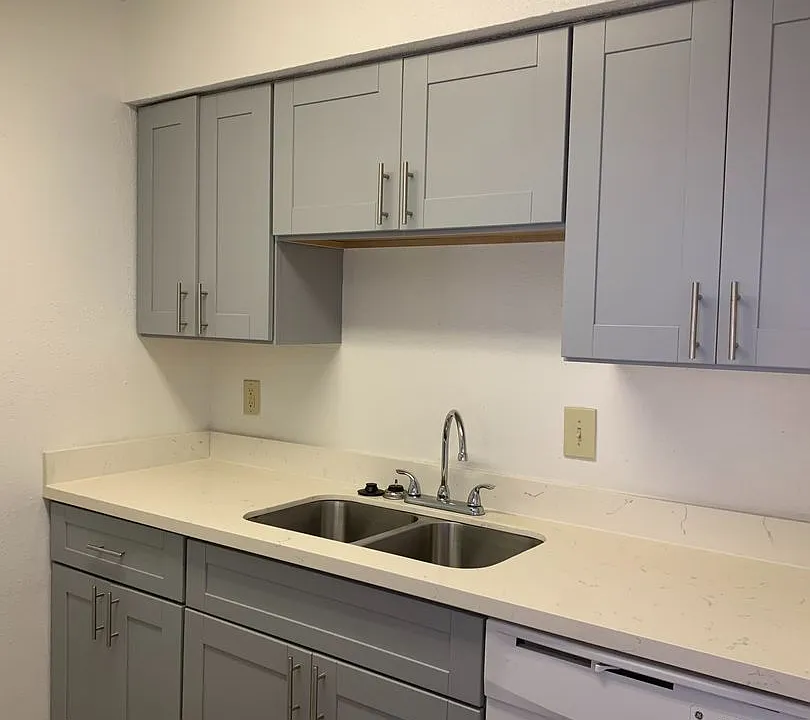 Emerald Cove Apartments