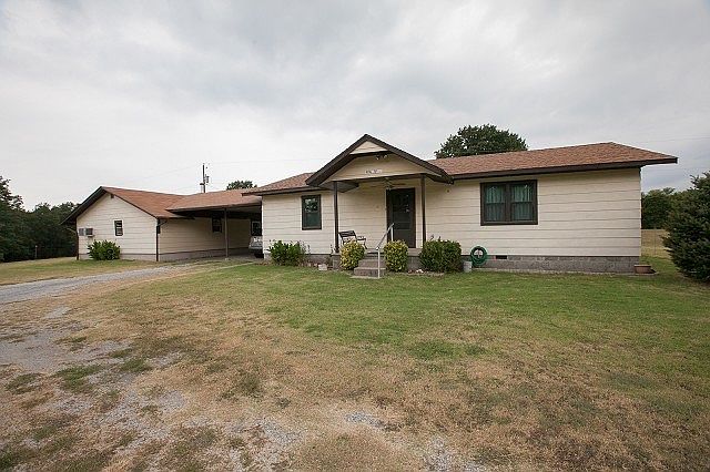 Lovely home on treed 5 acres