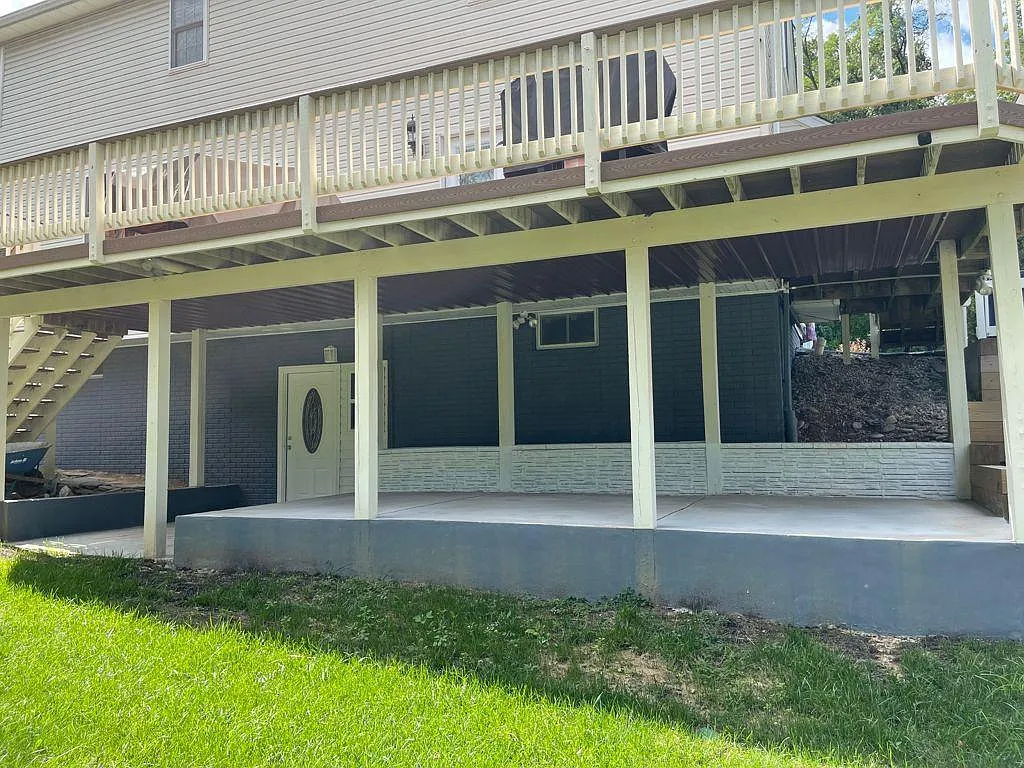 6431 Locust Ln — Photo 3
