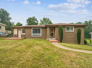 107 Long Dr, Irwin, PA 15642