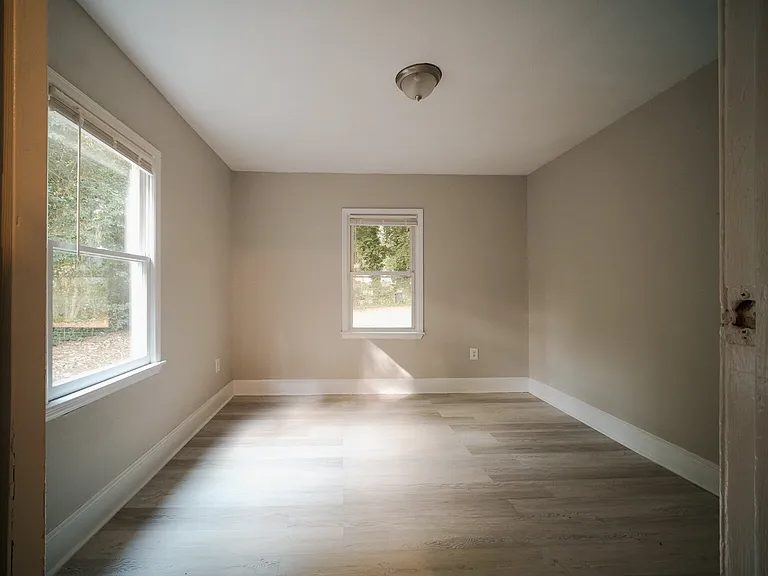 614 Ambassador St — Photo 29