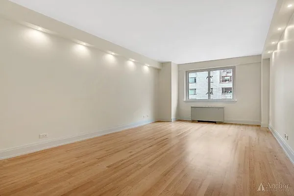 Rented by Anchor Associates | media 12