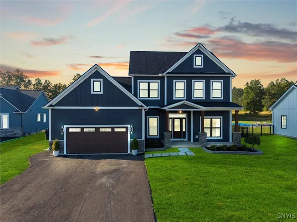 8033 Forest Ridge Ln, Baldwinsville, NY 13027