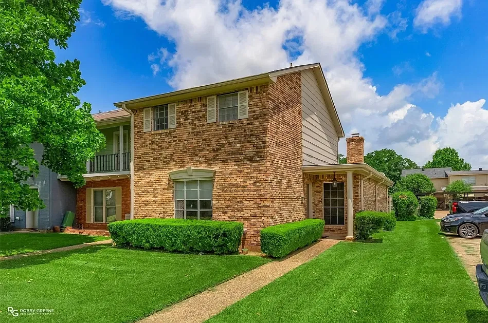 102 Hammerly Dr