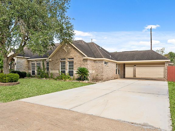 2nd image of 3303 Hickory Knoll Dr
