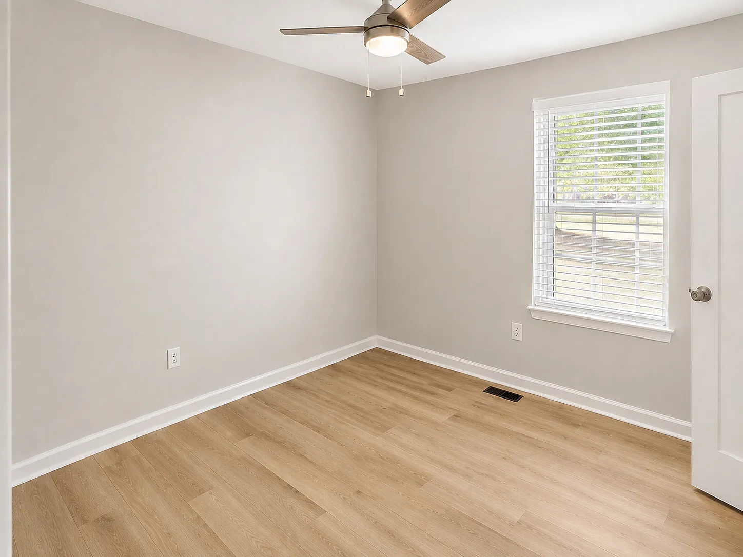 3 bed, 1100 sqft, $1,795 — Photo 2