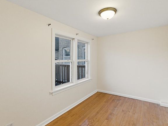 5th image of 4252 N Lawndale Ave #2