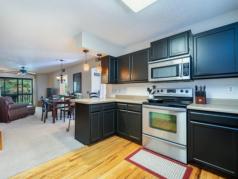 49 Lake Dr #M-6 — Photo 2
