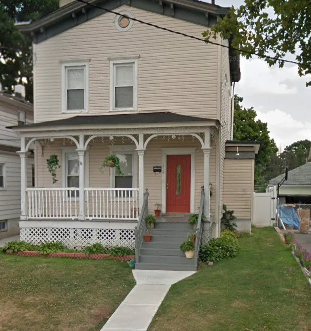 4 bed, $4,500 — Photo 1