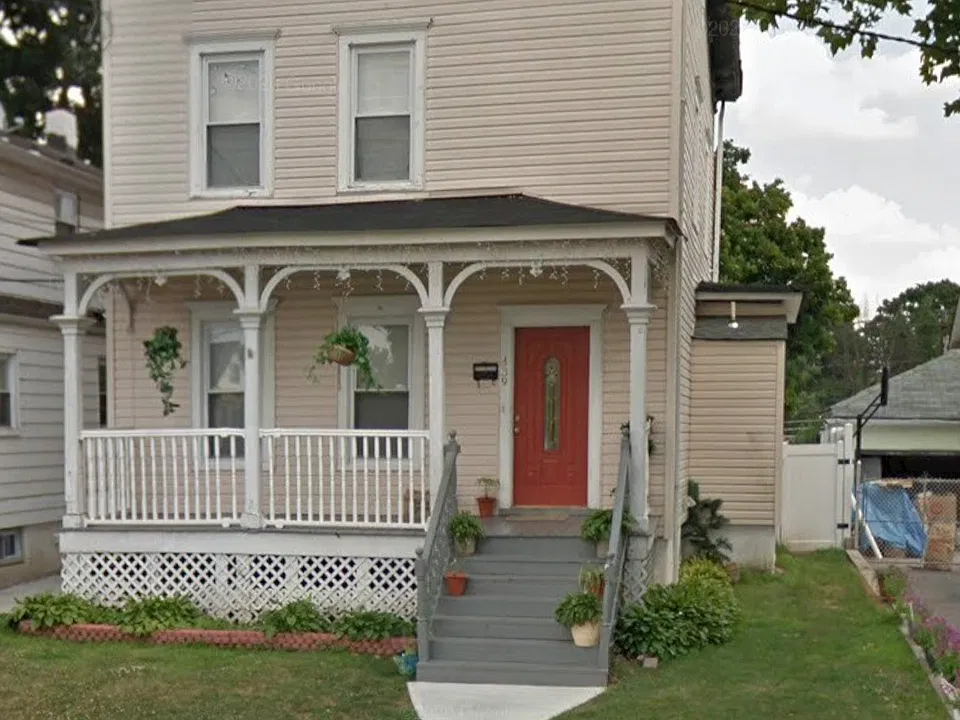 439 Howe Ave #1