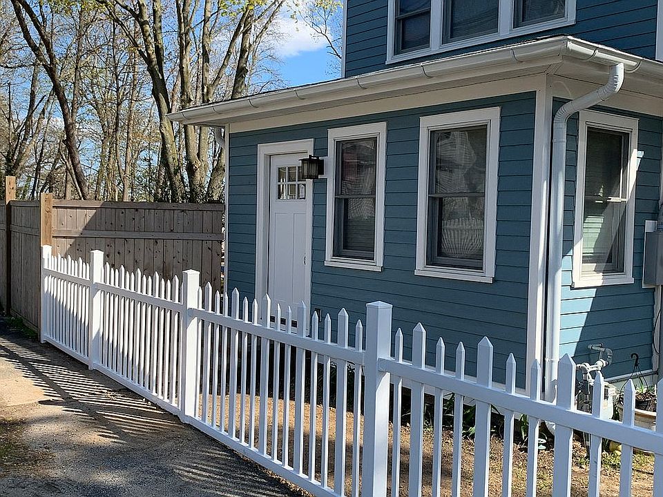 1st image of 88 Bellerose Ave