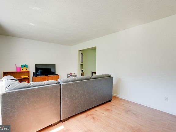 5th image of 21493 Morris Dr