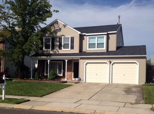 5 Hidden Hollow Ln, Sicklerville, NJ 08081