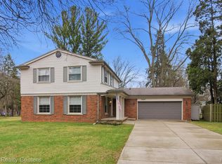35037 Ellen Ct, Livonia, MI 48154