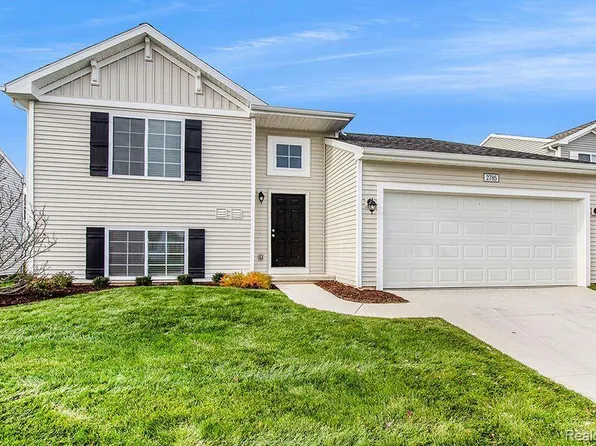 7107 Timberline Dr, Flint, MI 48507