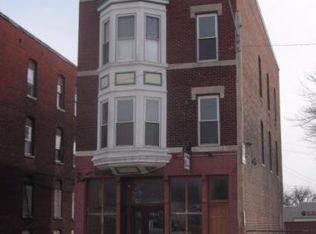 717 W 3rd St APT 3F, Davenport, IA 52802