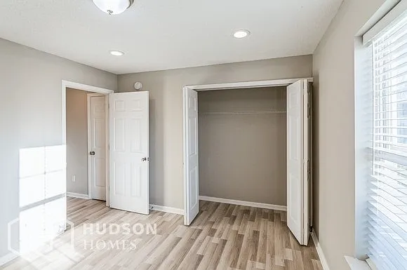 245 Lake Forest Dr — Photo 6