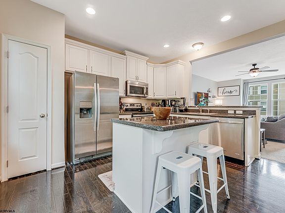 4th image of 124 Woodside Dr