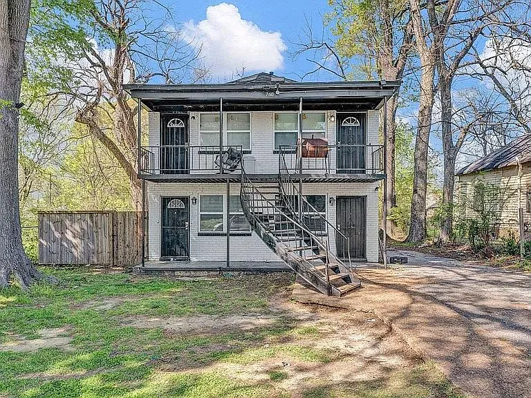 760 Richmond Ave - Richmond 4 — Photo 4