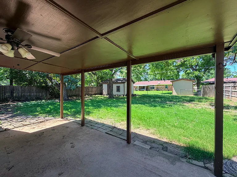 712 Pecan St — Photo 29