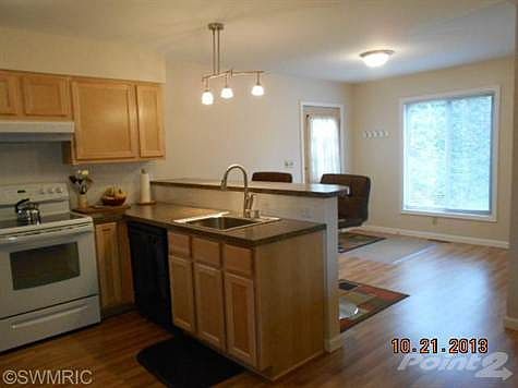 4th image of 505 N Lavinia St
