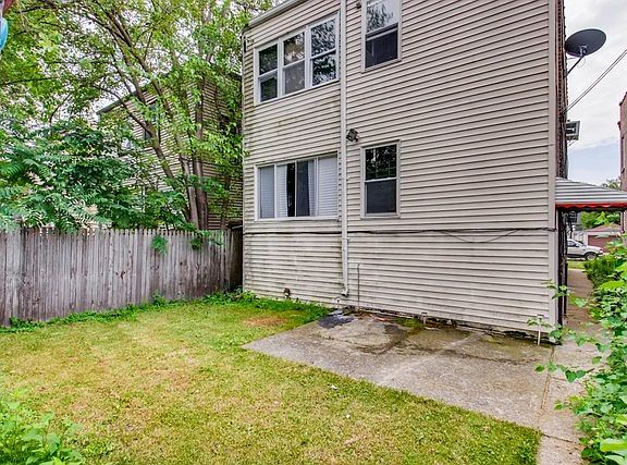 2nd image of 5844 W Cortland St