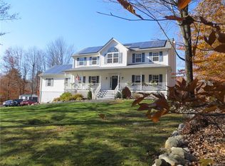 309 Quannacut Rd, Shawangunk, NY 12566