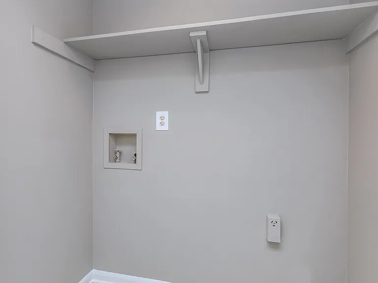Hickory View Apartments — Photo 28