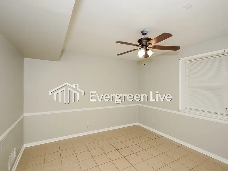 237 Russet Woods Dr — Photo 12
